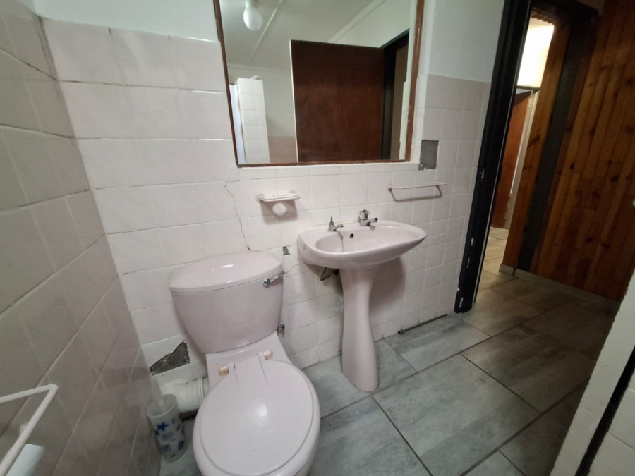 11 Bedroom Property for Sale in Brandwag Free State